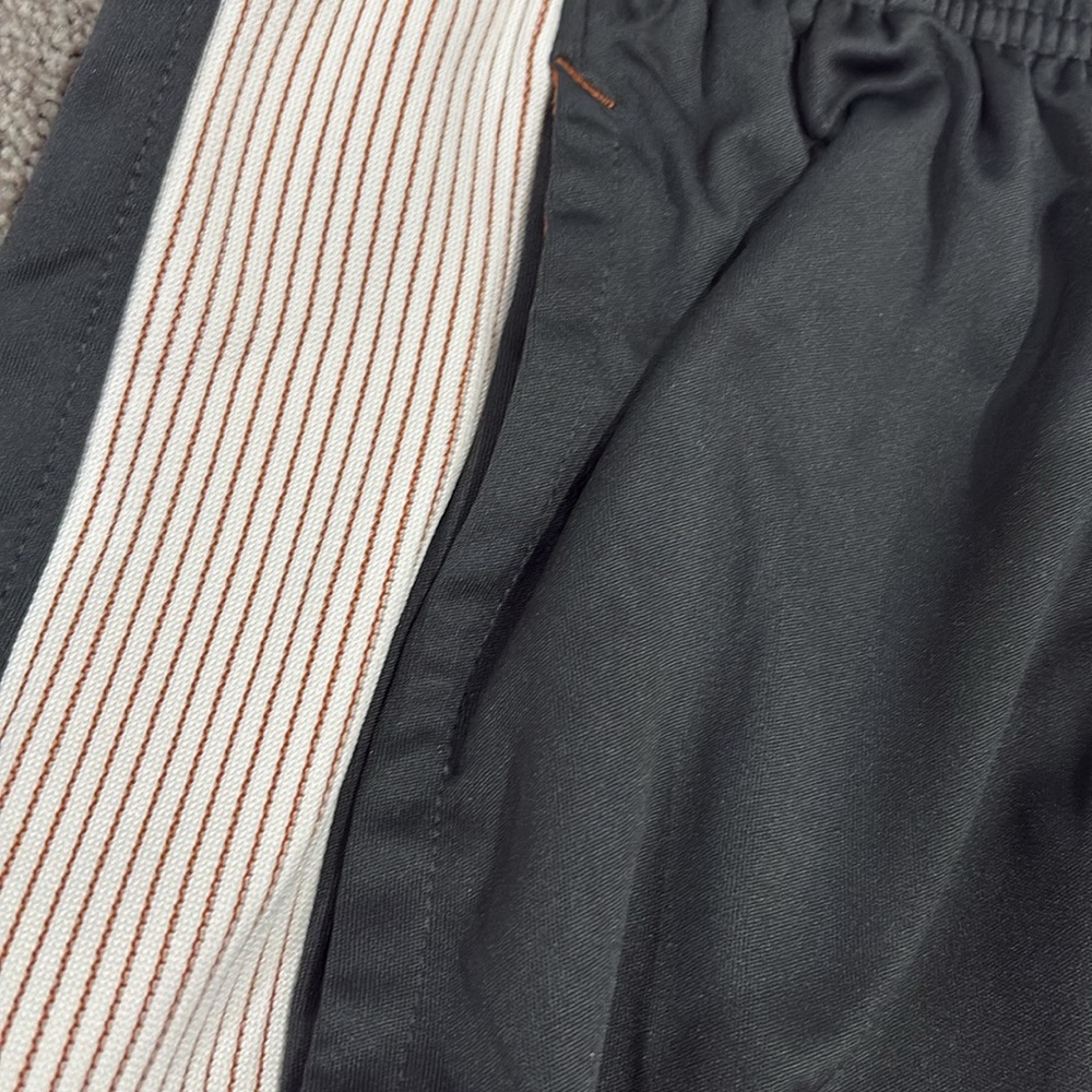 Texas Longhorns. Nike shorts. Nice details for athletic shorts. - Picture 4 of 4